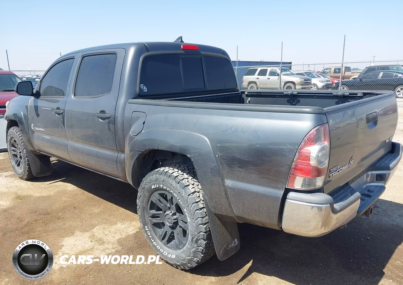 2015 Toyota Tacoma Base V6 VIN:5TFLU4EN1FX142158 - 3
