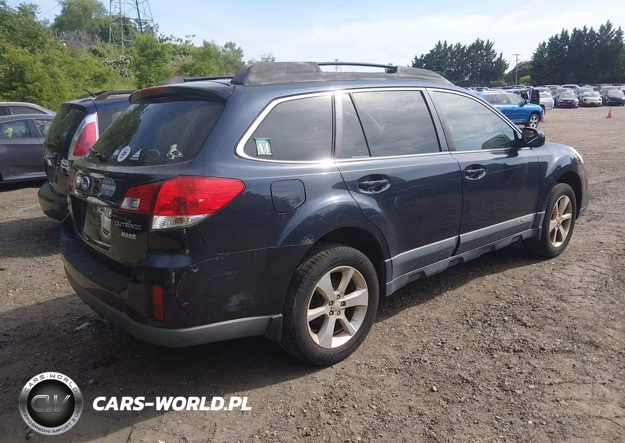 2013 Subaru Outback 2.5I Premium VIN:4S4BRBCC1D3224961 - 4