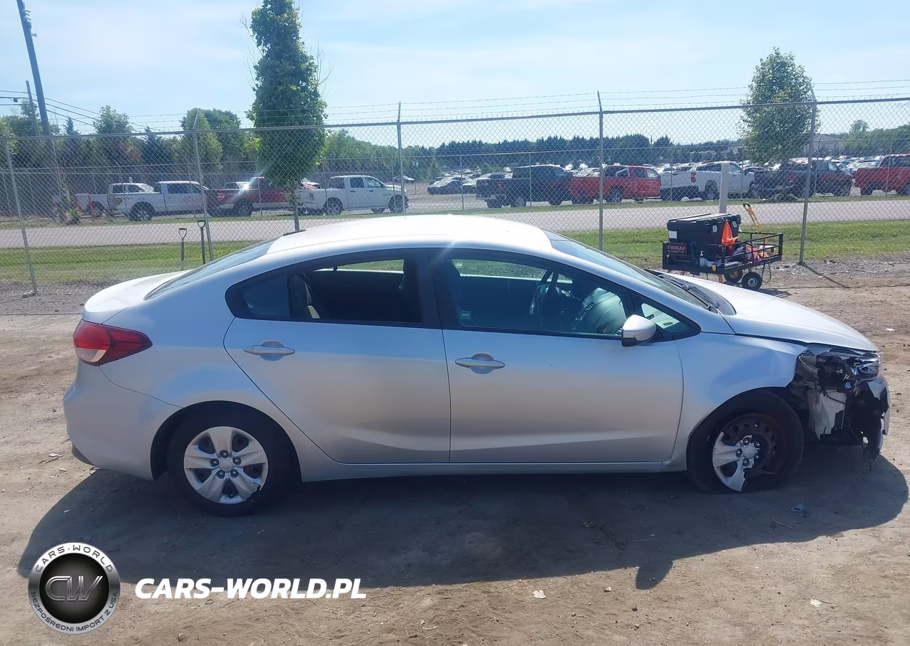 2017 Kia Forte Lx VIN:3KPFK4A79HE043066 - 13