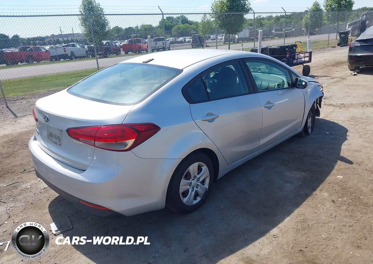 2017 Kia Forte Lx VIN:3KPFK4A79HE043066 - 4