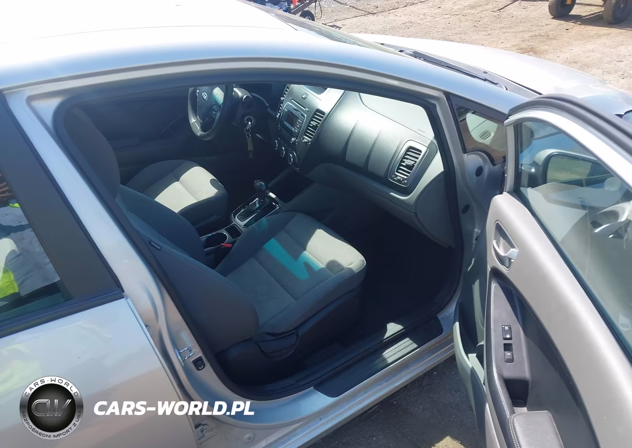 2017 Kia Forte Lx VIN:3KPFK4A79HE043066 - 5