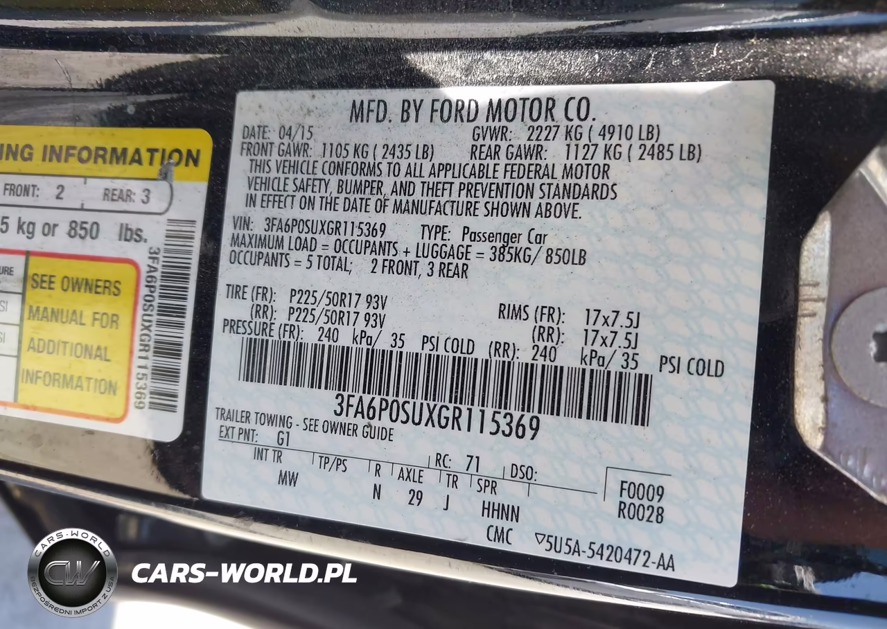 2016 Ford Fusion Energi Titanium VIN:3FA6P0SUXGR115369 - 9