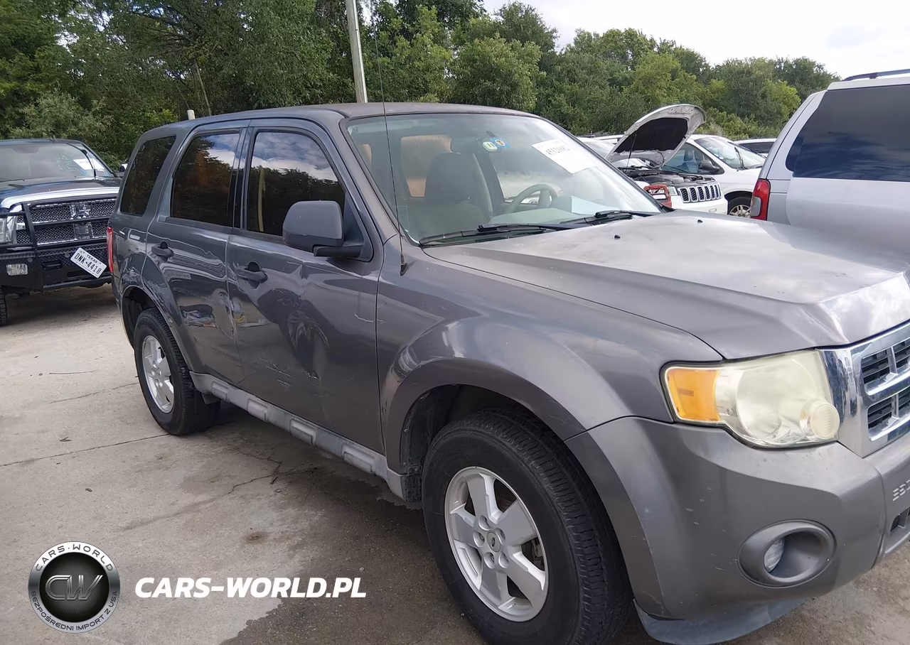 2011 Ford Escape Xls VIN:1FMCU0C76BKA32920 - 13