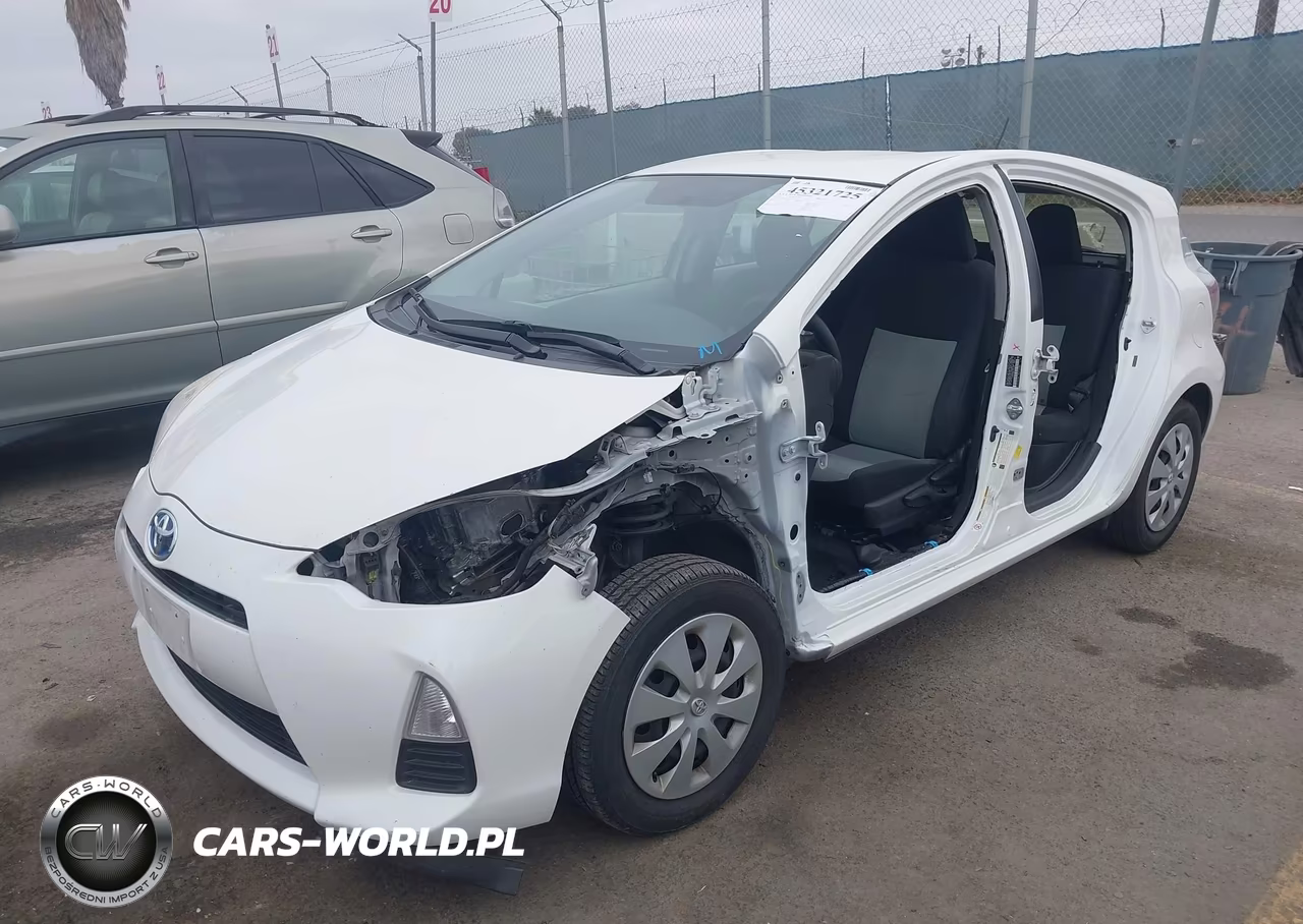 2012 Toyota Prius C Two VIN:JTDKDTB38C1504168 - 2