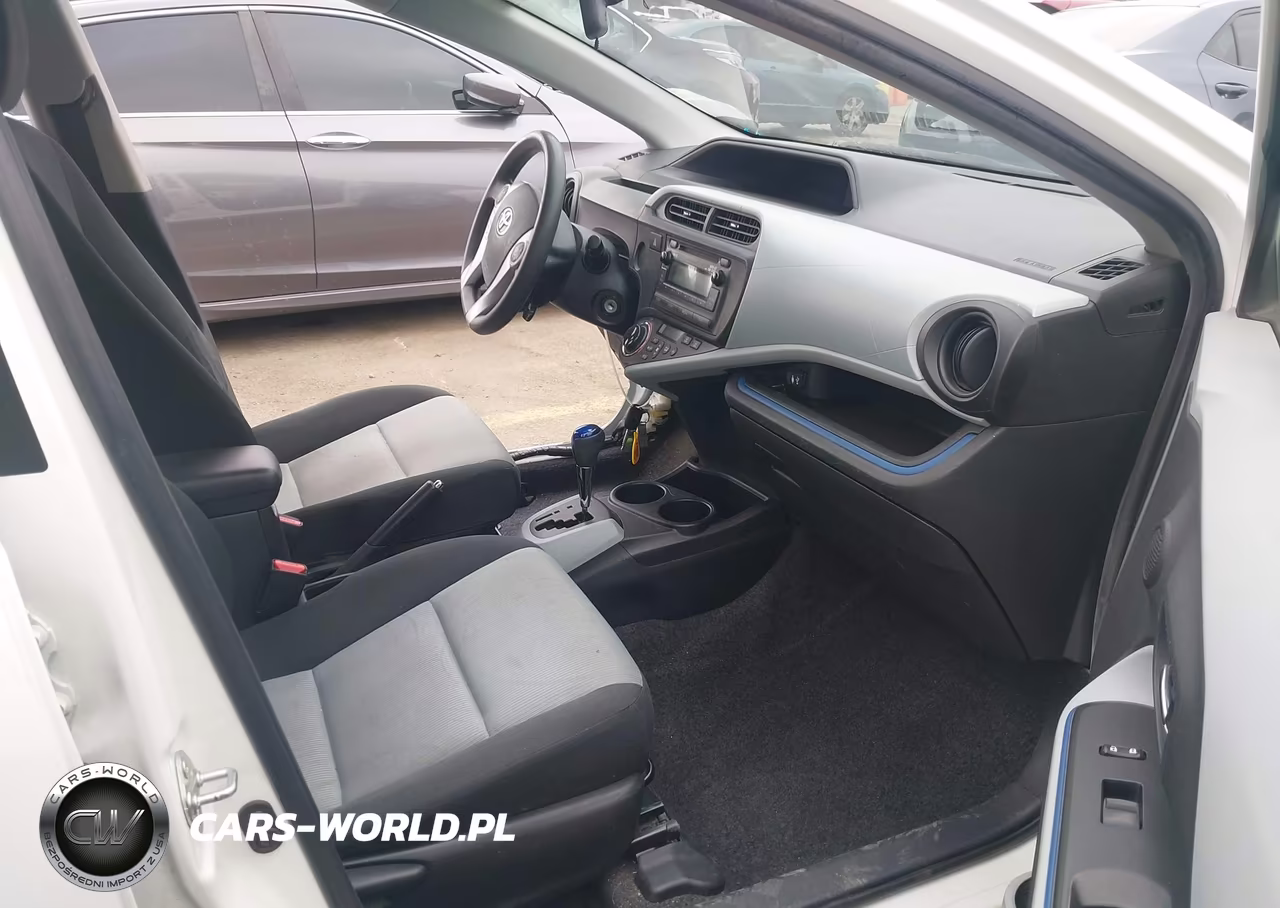 2012 Toyota Prius C Two VIN:JTDKDTB38C1504168 - 5
