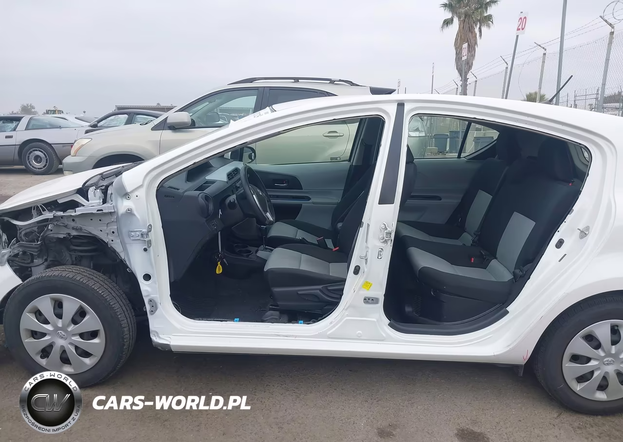 2012 Toyota Prius C Two VIN:JTDKDTB38C1504168 - 6