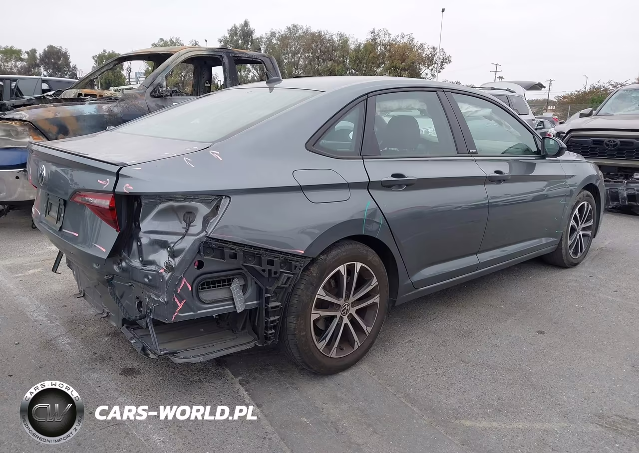 2023 Volkswagen Jetta 1.5T Sport VIN:3VWBM7BUXPM022758 - 4