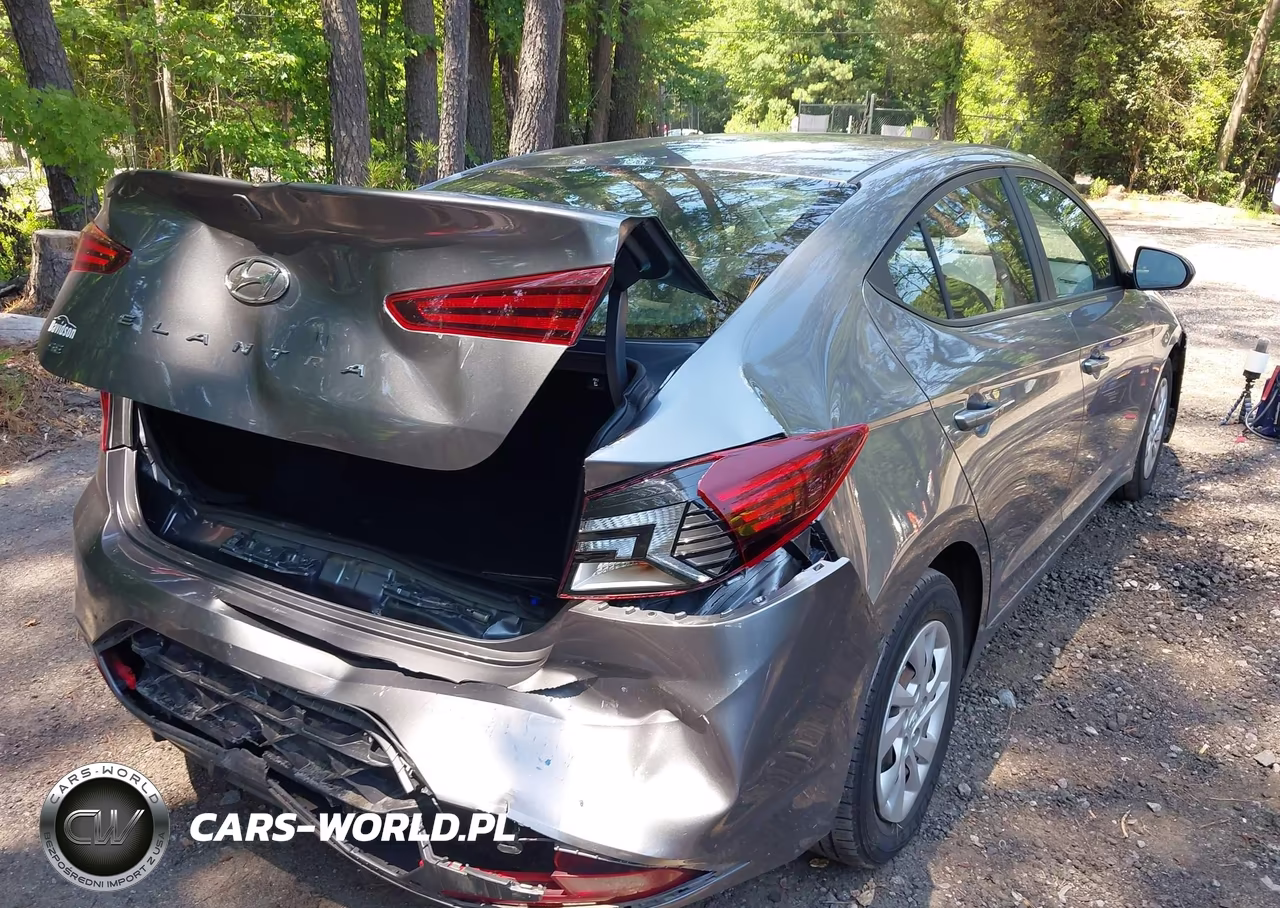 2019 Hyundai Elantra Se VIN:5NPD74LF6KH457924 - 4