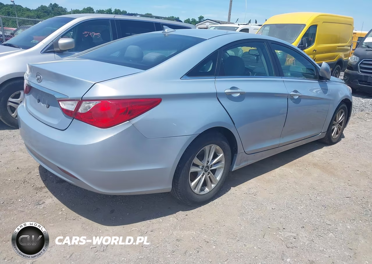 2012 Hyundai Sonata Gls VIN:5NPEB4AC2CH408152 - 4