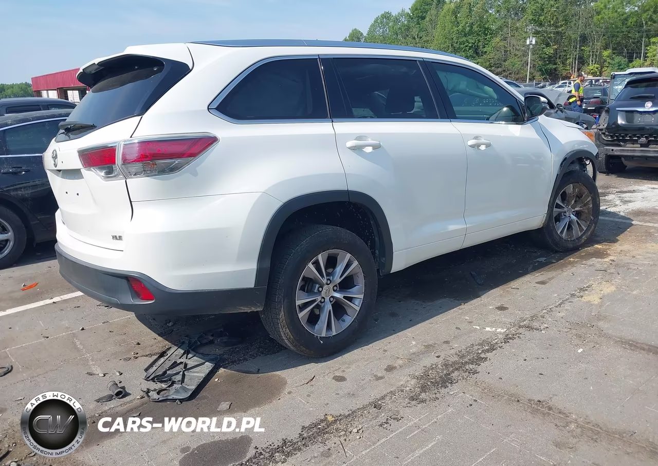 2014 Toyota Highlander Xle V6 VIN:5TDKKRFH5ES019667 - 4