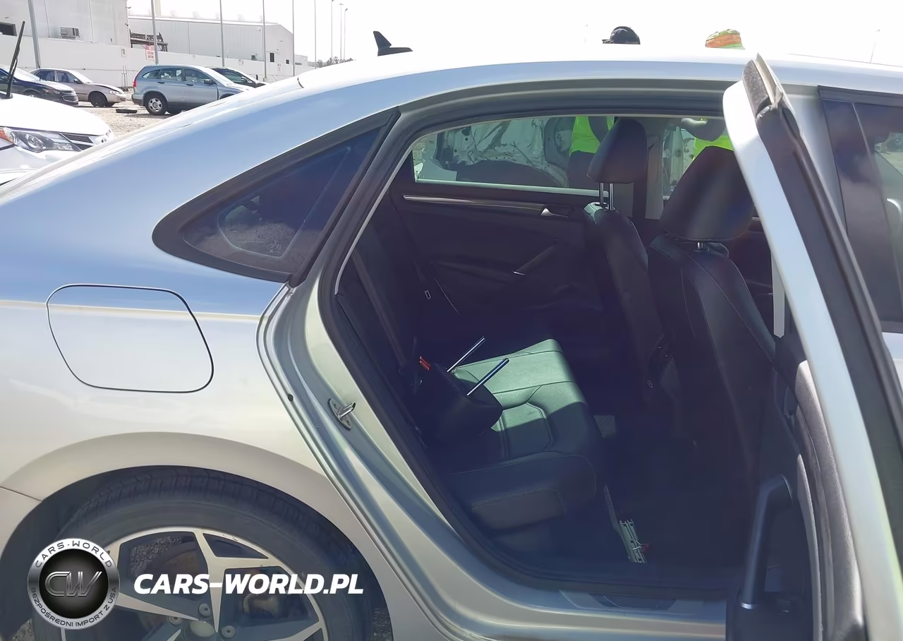 2020 Volkswagen Passat 2.0T R-Line VIN:1VWMA7A32LC022632 - 8