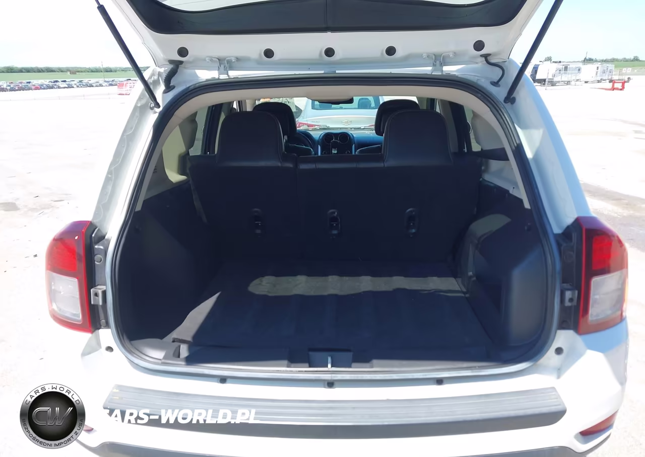2017 Jeep Compass Latitude 4X4 VIN:1C4NJDEB8HD168199 - 17