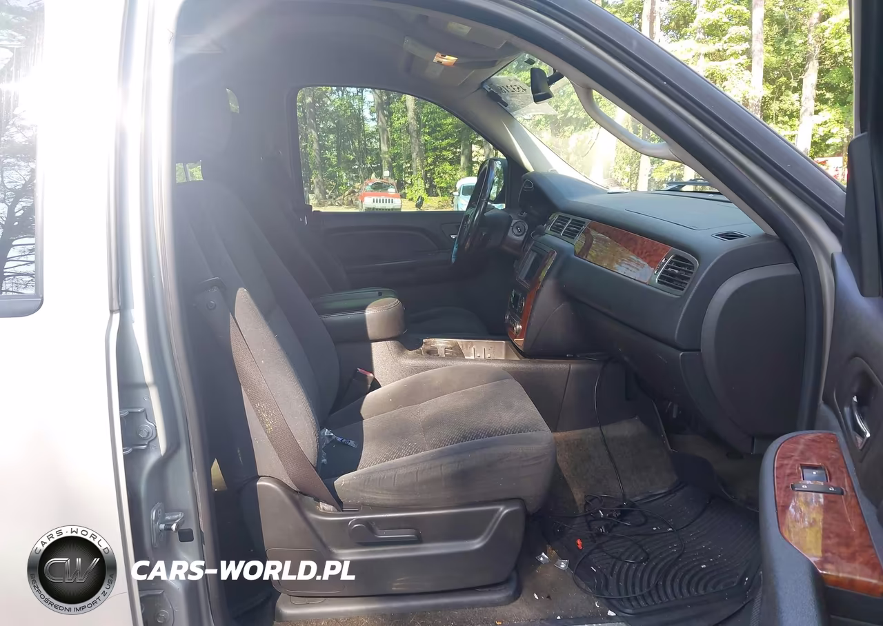 2007 Chevrolet Suburban Lt VIN:1GNFK16317J170083 - 5