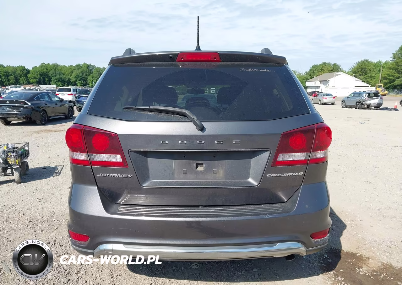 2017 Dodge Journey Crossroad VIN:3C4PDCGBXHT525464 - 16