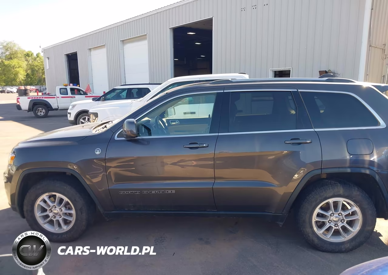 2019 Jeep Grand Cherokee Laredo E 4X4 VIN:1C4RJFAG0KC782420 - 14