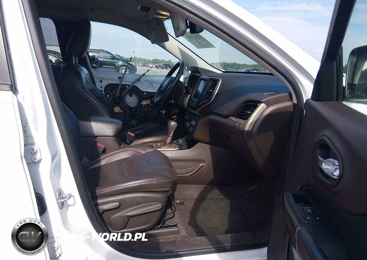2014 Jeep Cherokee Trailhawk VIN:1C4PJMBS6EW130127 - 5