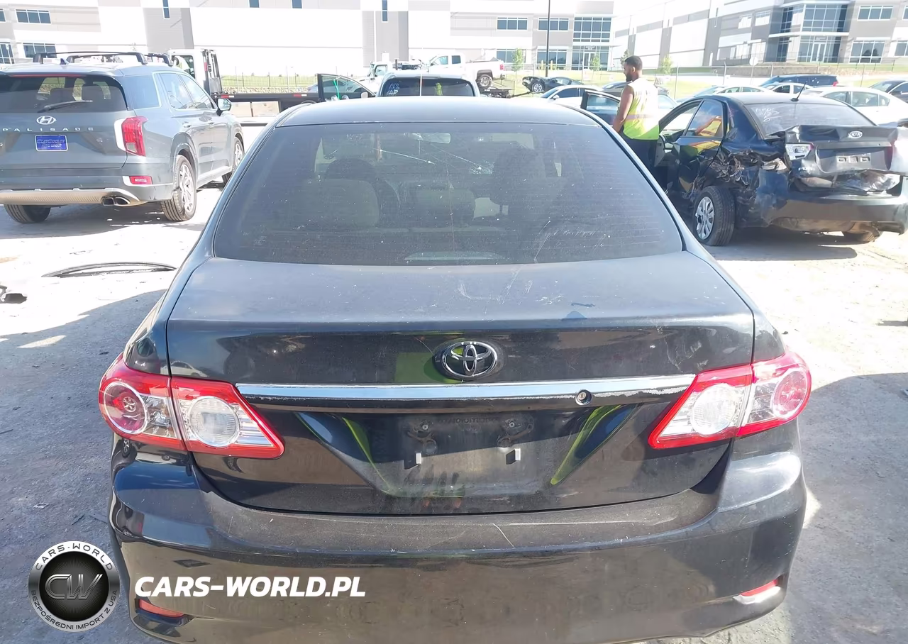 2011 Toyota Corolla Le VIN:JTDBU4EEXB9159812 - 16