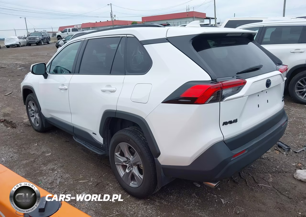 2024 Toyota Rav4 Hybrid Xle VIN:4T3RWRFV6RU163015 - 3