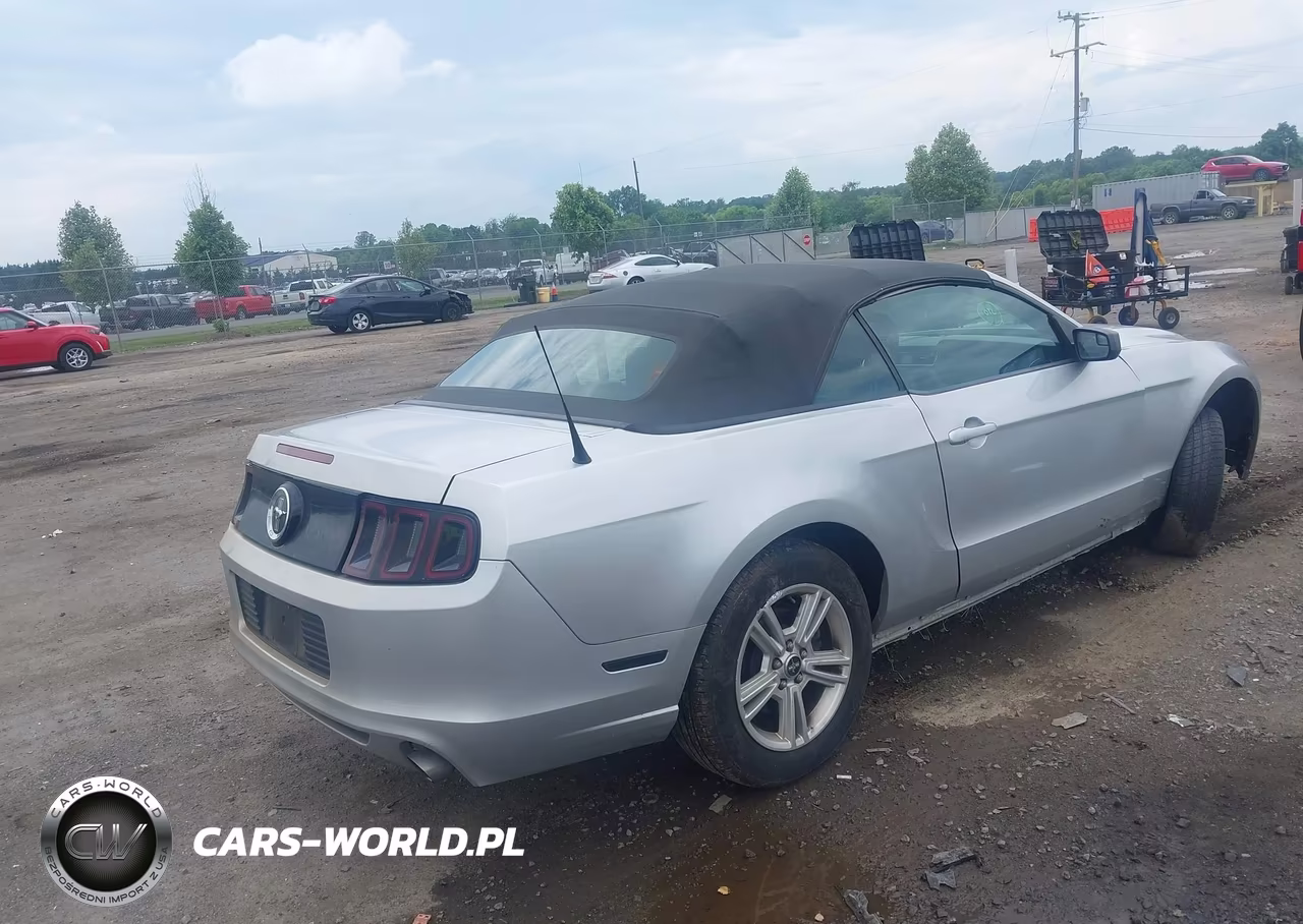 2014 Ford Mustang V6 VIN:1ZVBP8EM9E5224678 - 4