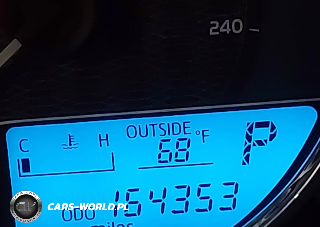 2015 Toyota Corolla Le Plus VIN:2T1BURHE3FC340985 - 16