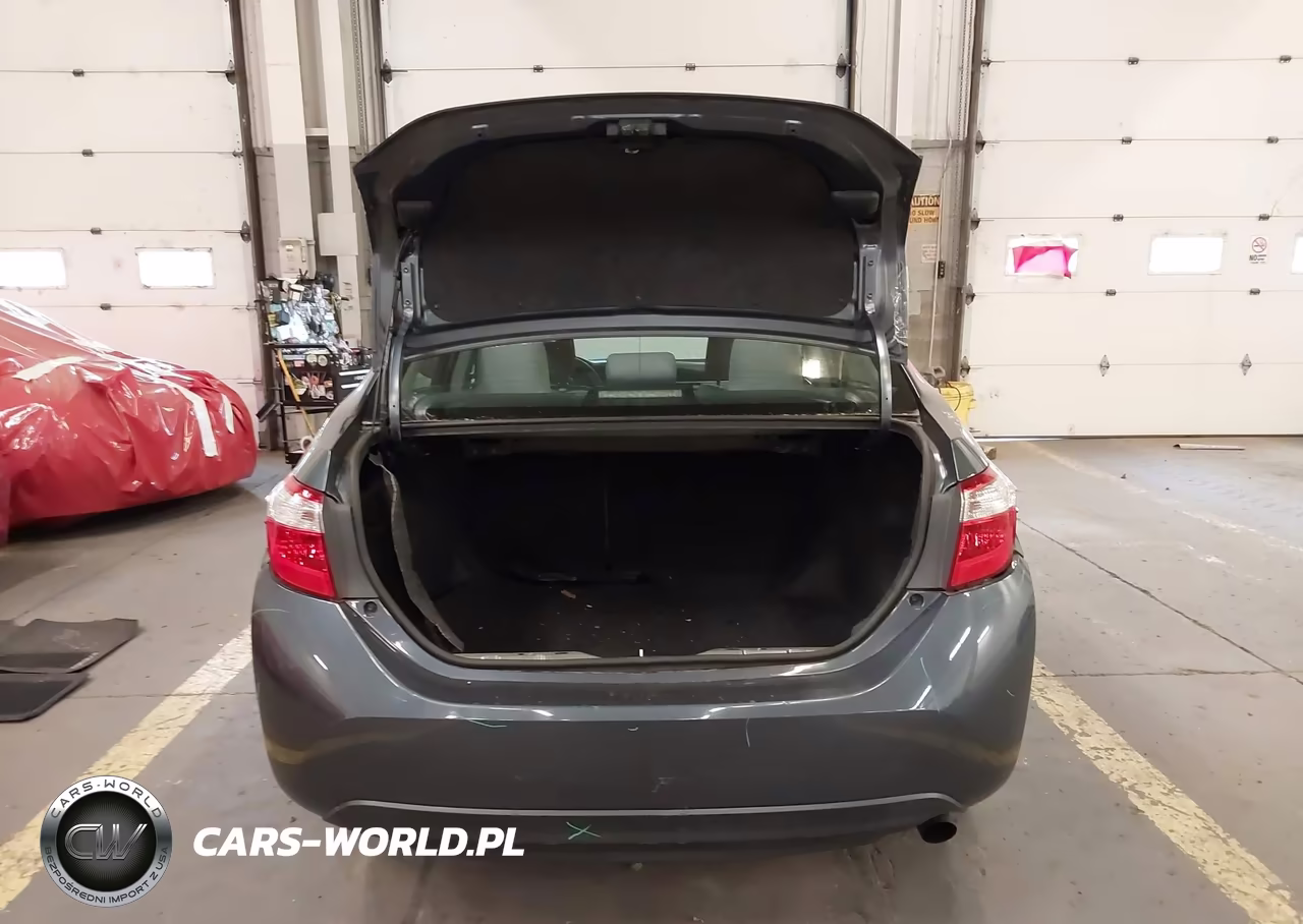 2015 Toyota Corolla Le Plus VIN:2T1BURHE3FC340985 - 17