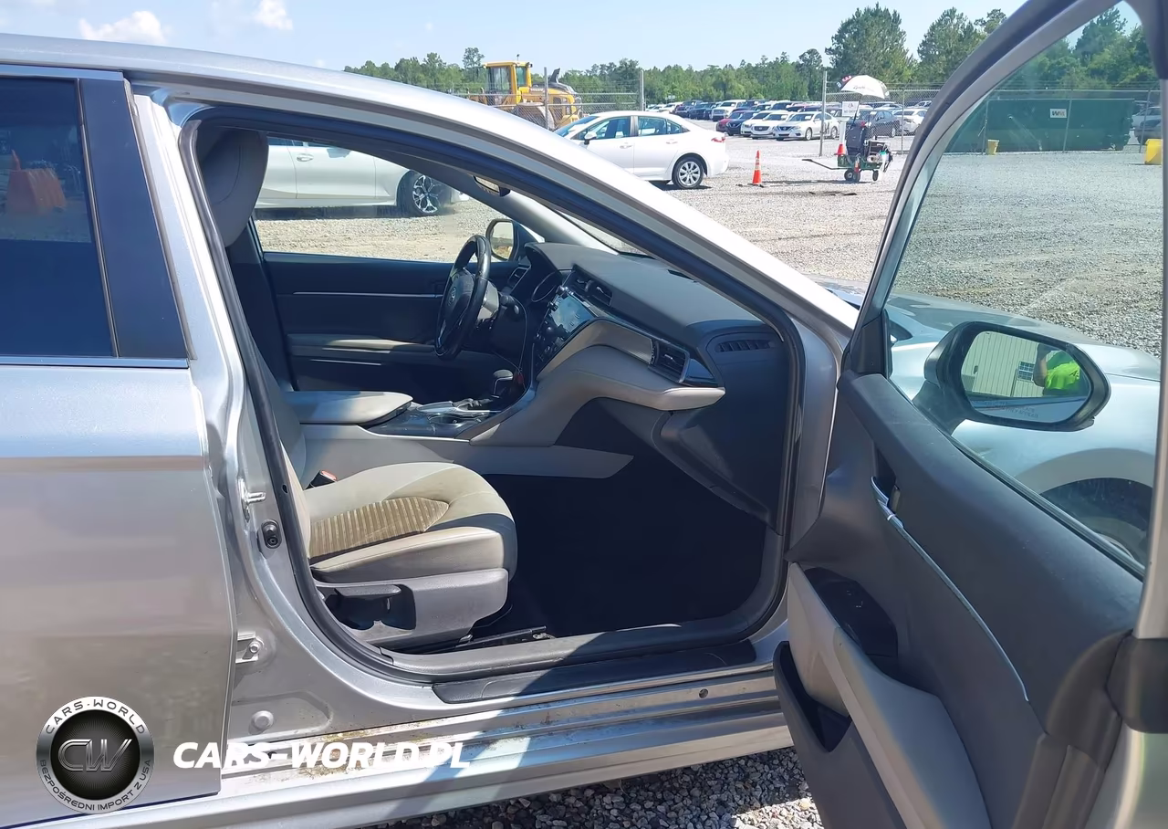 2020 Toyota Camry Se VIN:4T1J11AKXLU309863 - 5