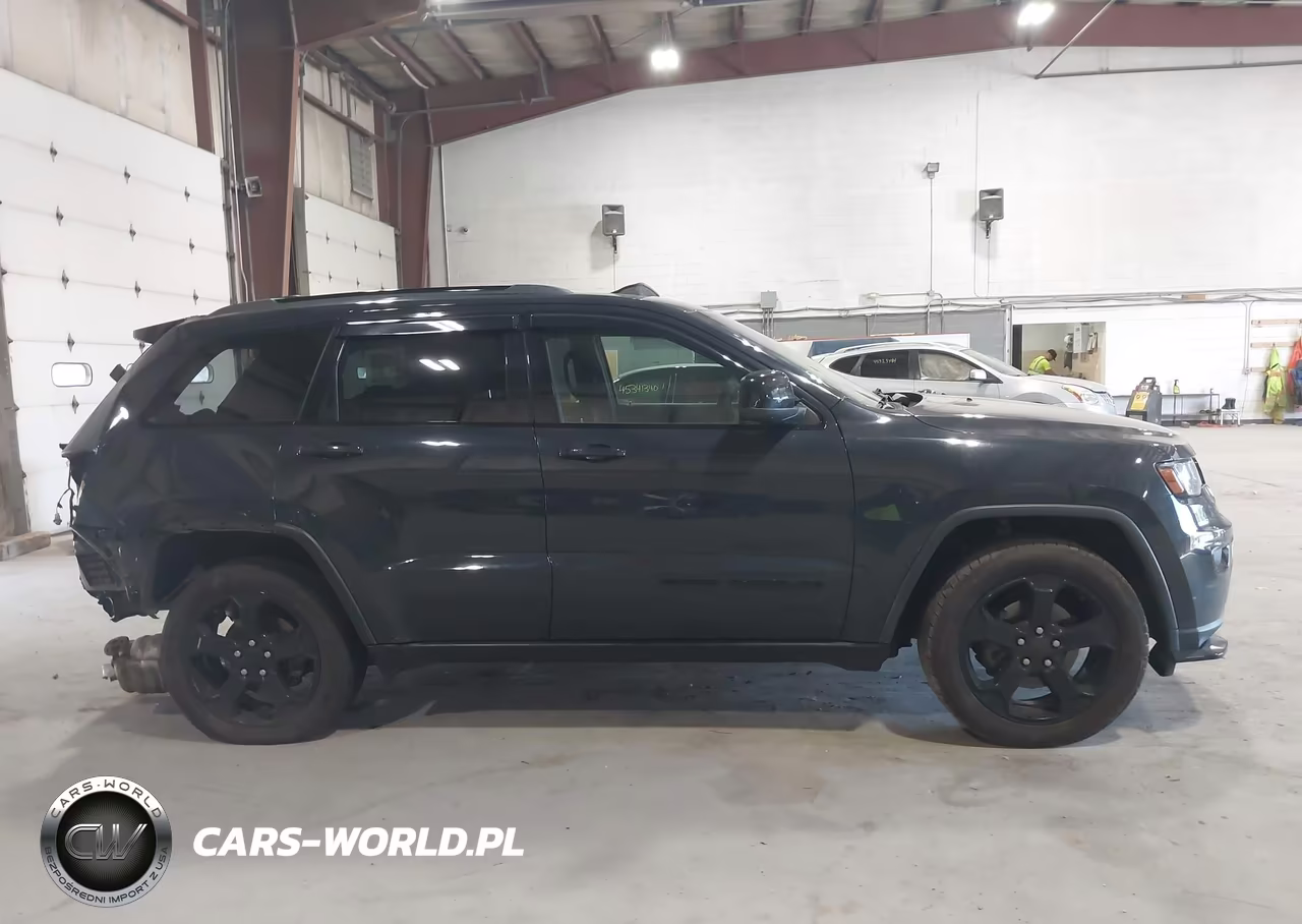 2018 Jeep Grand Cherokee Upland 4X4 VIN:1C4RJFAG1JC421180 - 12