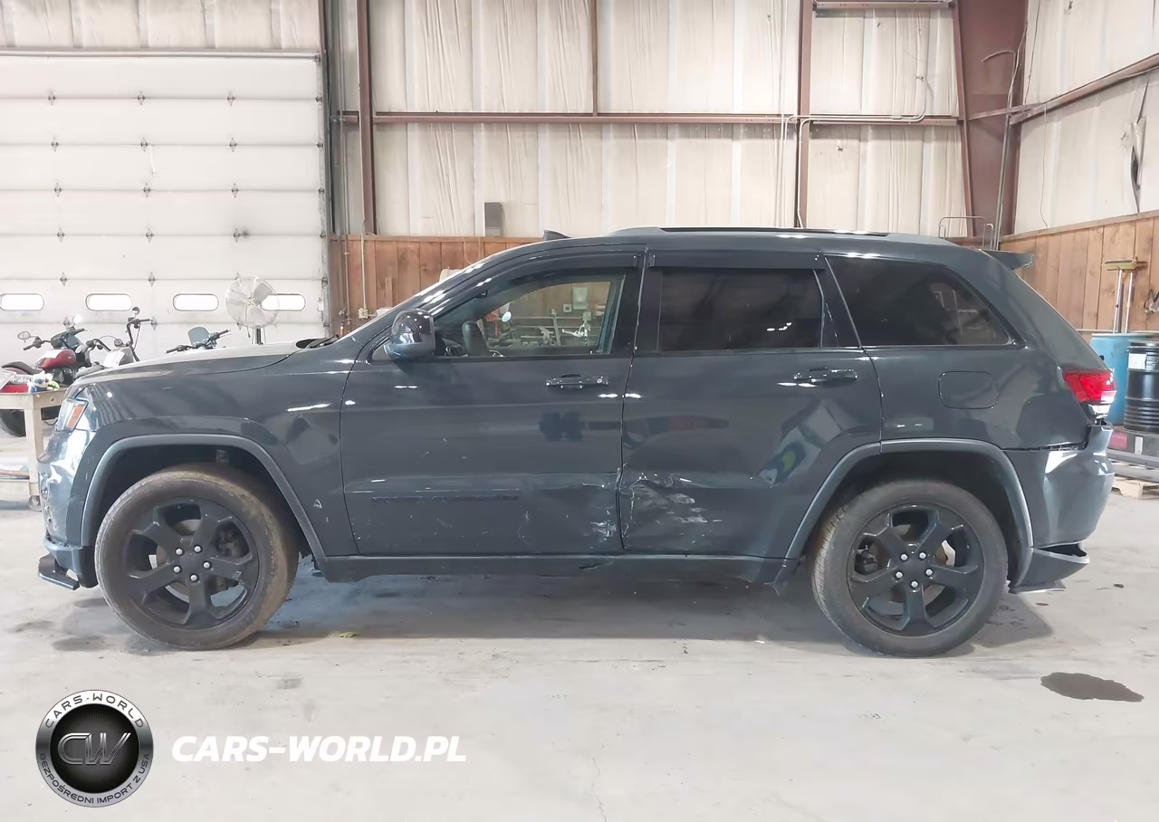 2018 Jeep Grand Cherokee Upland 4X4 VIN:1C4RJFAG1JC421180 - 13