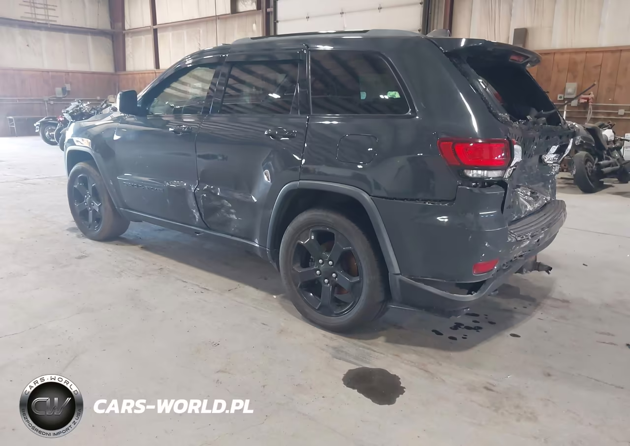 2018 Jeep Grand Cherokee Upland 4X4 VIN:1C4RJFAG1JC421180 - 3