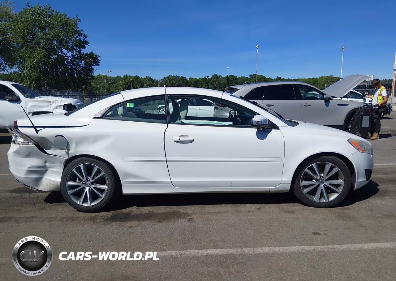 2011 Volvo C70 T5 VIN:YV1672MCXBJ118246 - 13