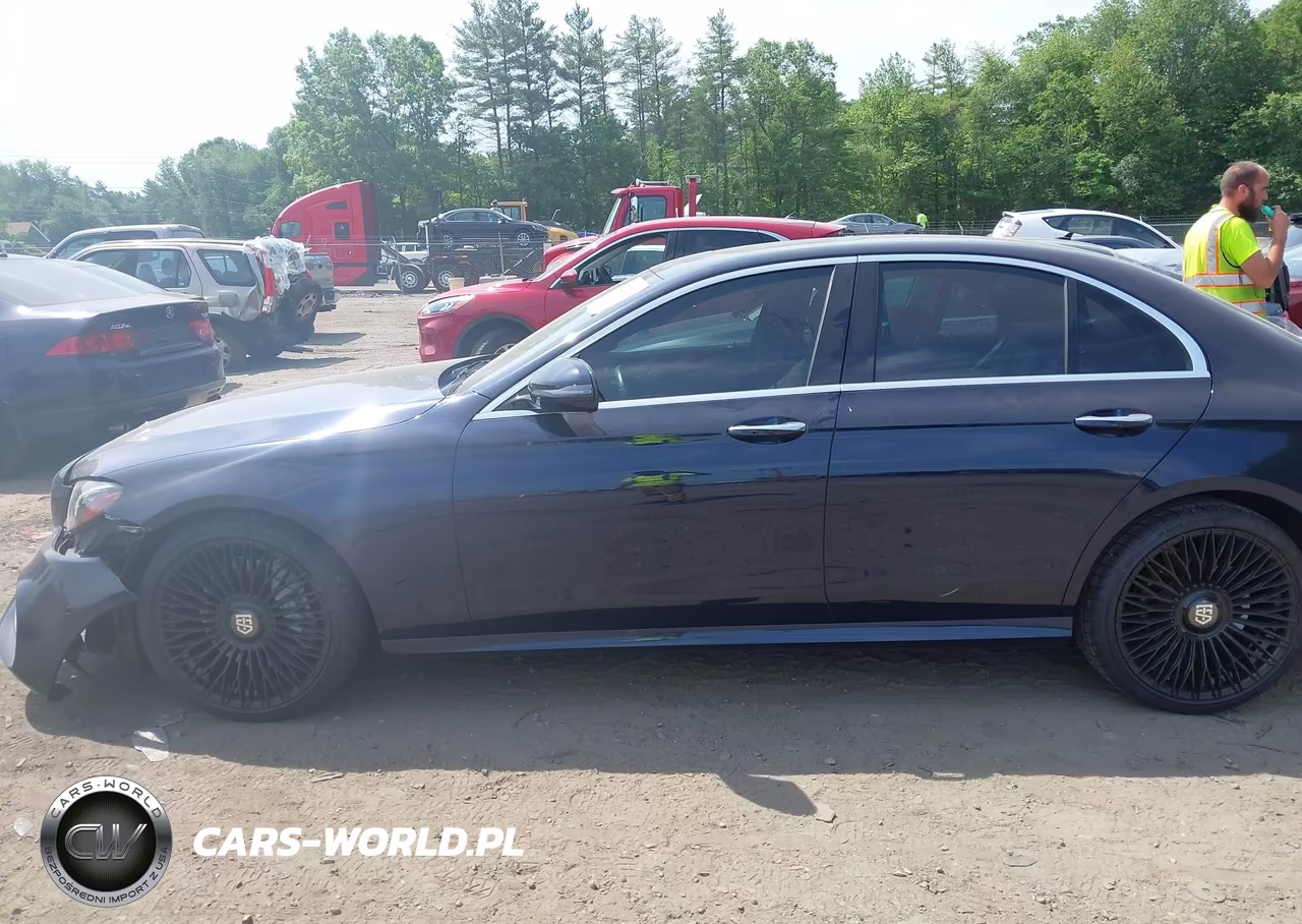 2018 Mercedes-Benz E 300 4Matic VIN:WDDZF4KBXJA332475 - 14