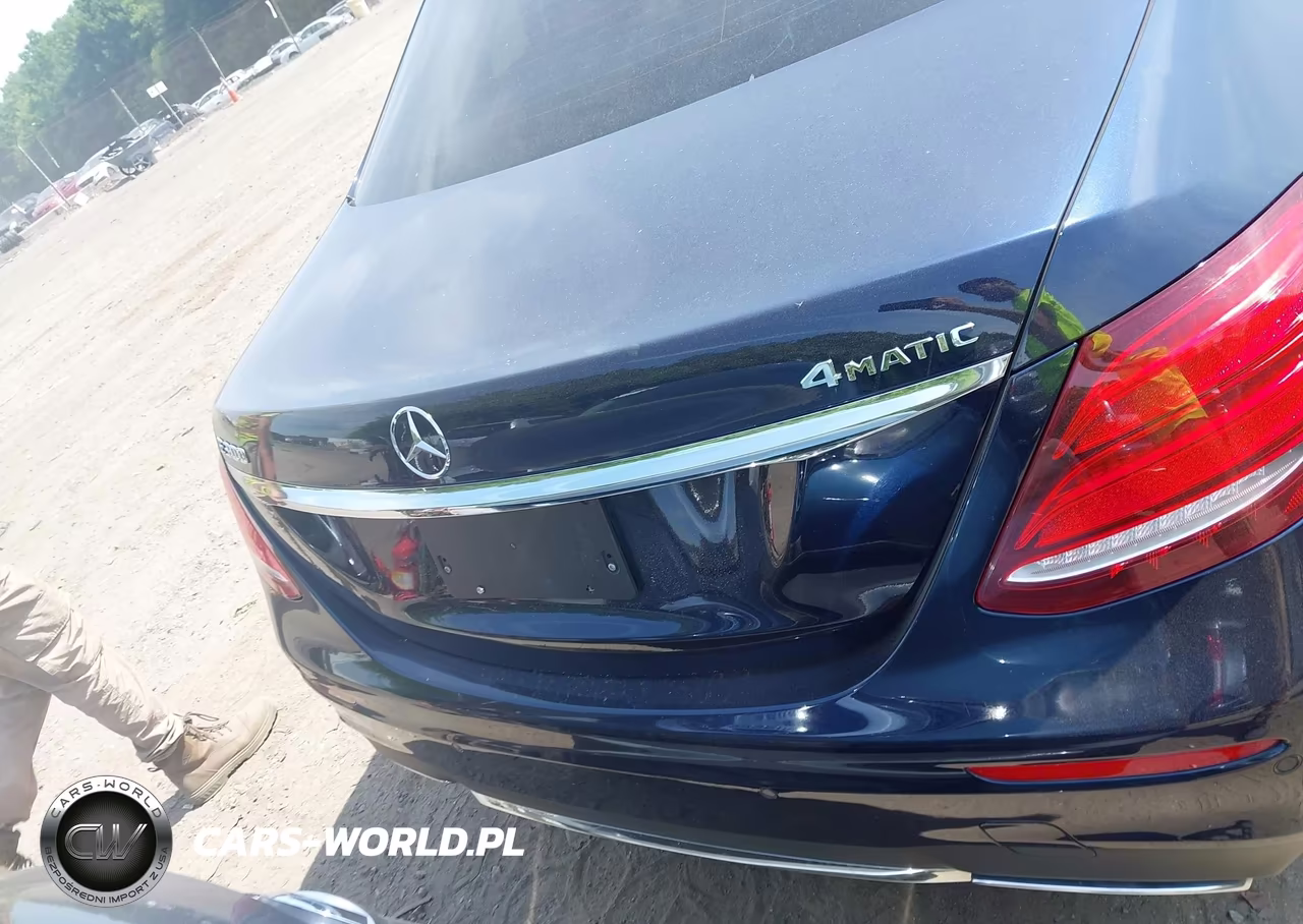 2018 Mercedes-Benz E 300 4Matic VIN:WDDZF4KBXJA332475 - 16