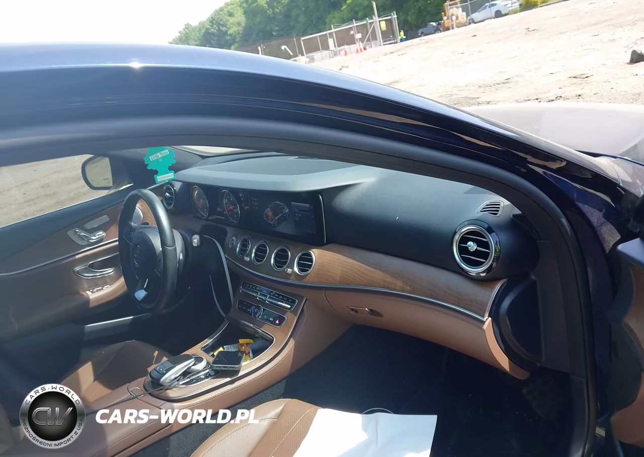 2018 Mercedes-Benz E 300 4Matic VIN:WDDZF4KBXJA332475 - 5
