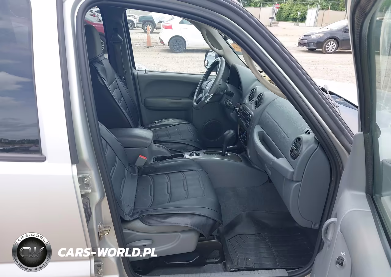 2005 Jeep Liberty Renegade VIN:1J4GL38K75W631484 - 5