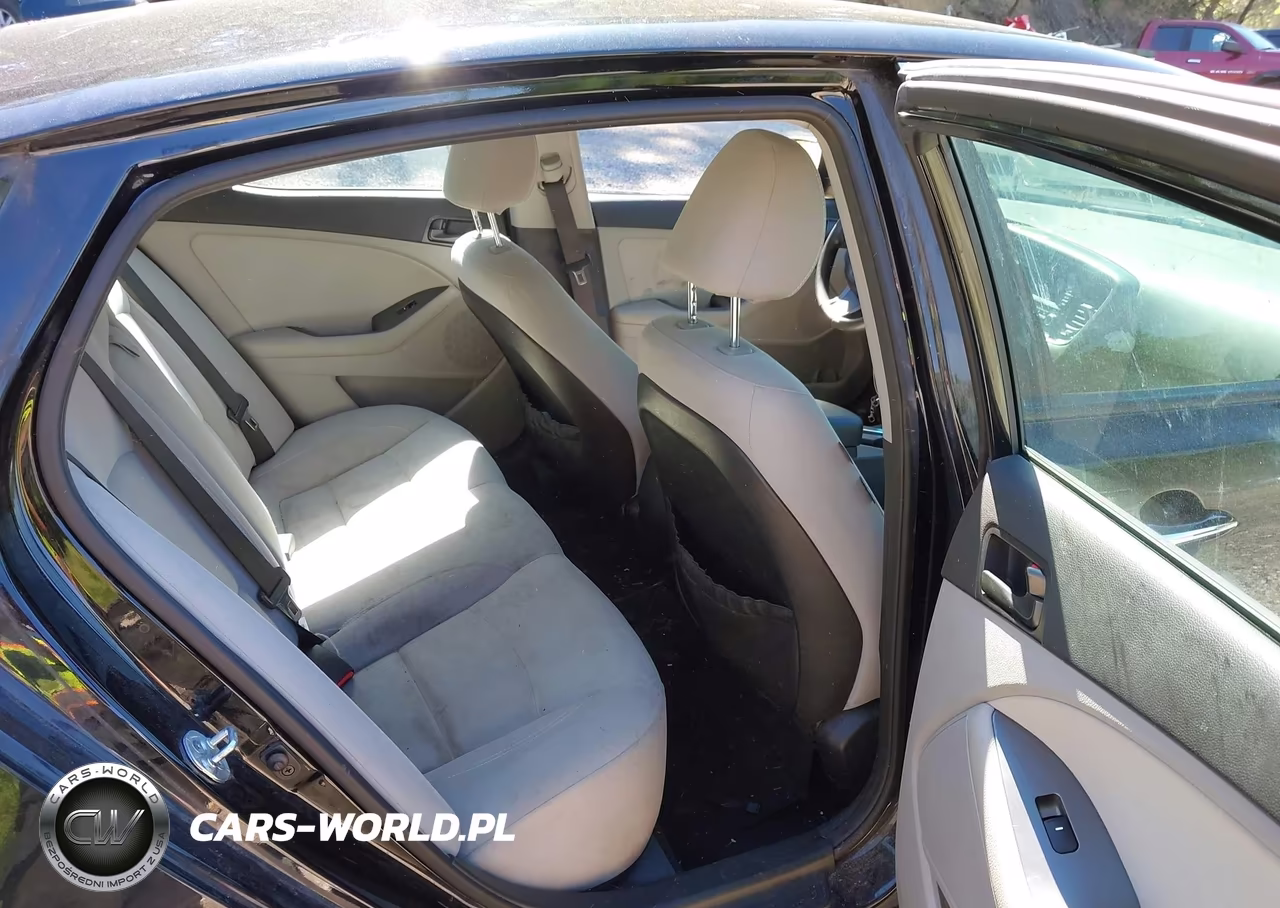 2015 Kia Optima Lx VIN:5XXGM4A75FG425002 - 8