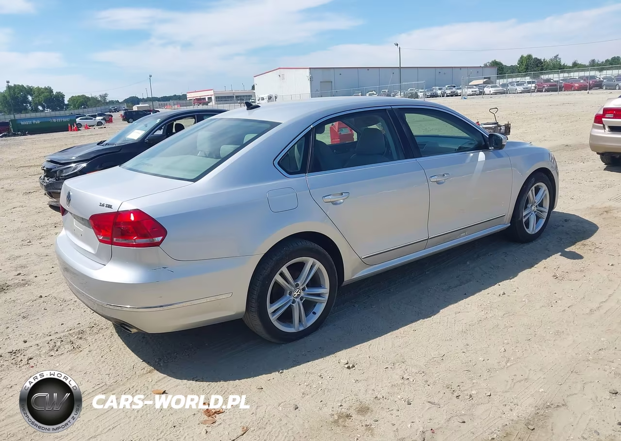 2013 Volkswagen Passat 3.6L V6 Sel Premium VIN:1VWCM7A32DC023896 - 4