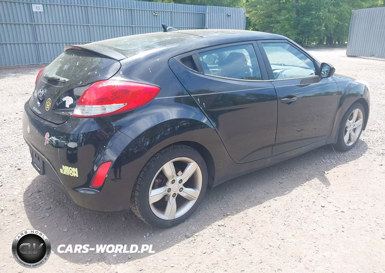 2014 Hyundai Veloster Base W-Black VIN:KMHTC6ADXEU212490 - 4