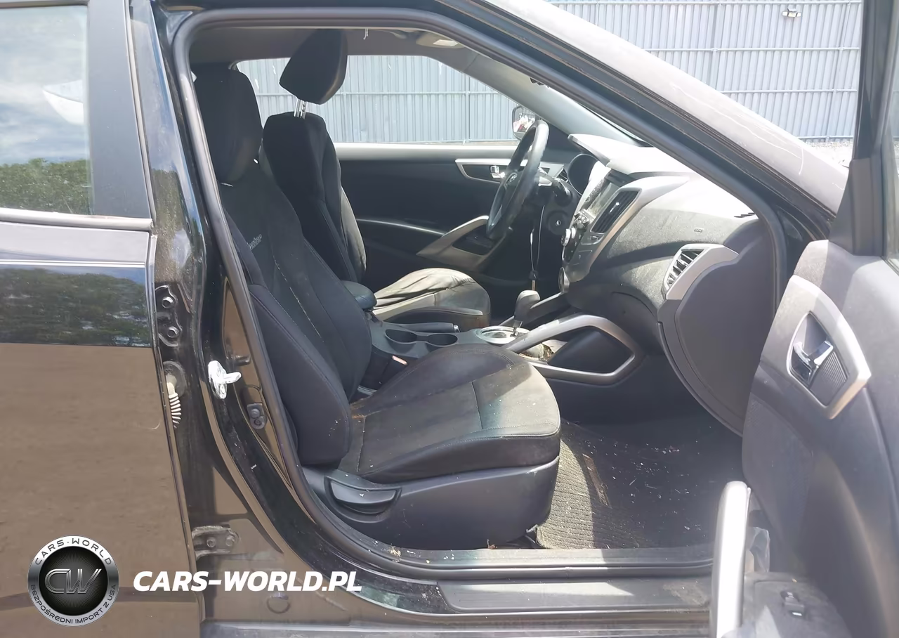 2014 Hyundai Veloster Base W-Black VIN:KMHTC6ADXEU212490 - 5