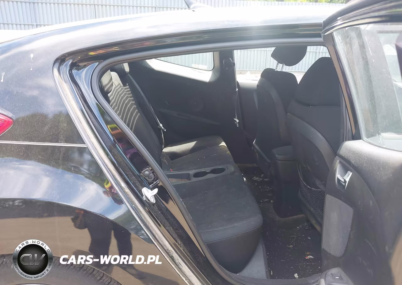 2014 Hyundai Veloster Base W-Black VIN:KMHTC6ADXEU212490 - 8