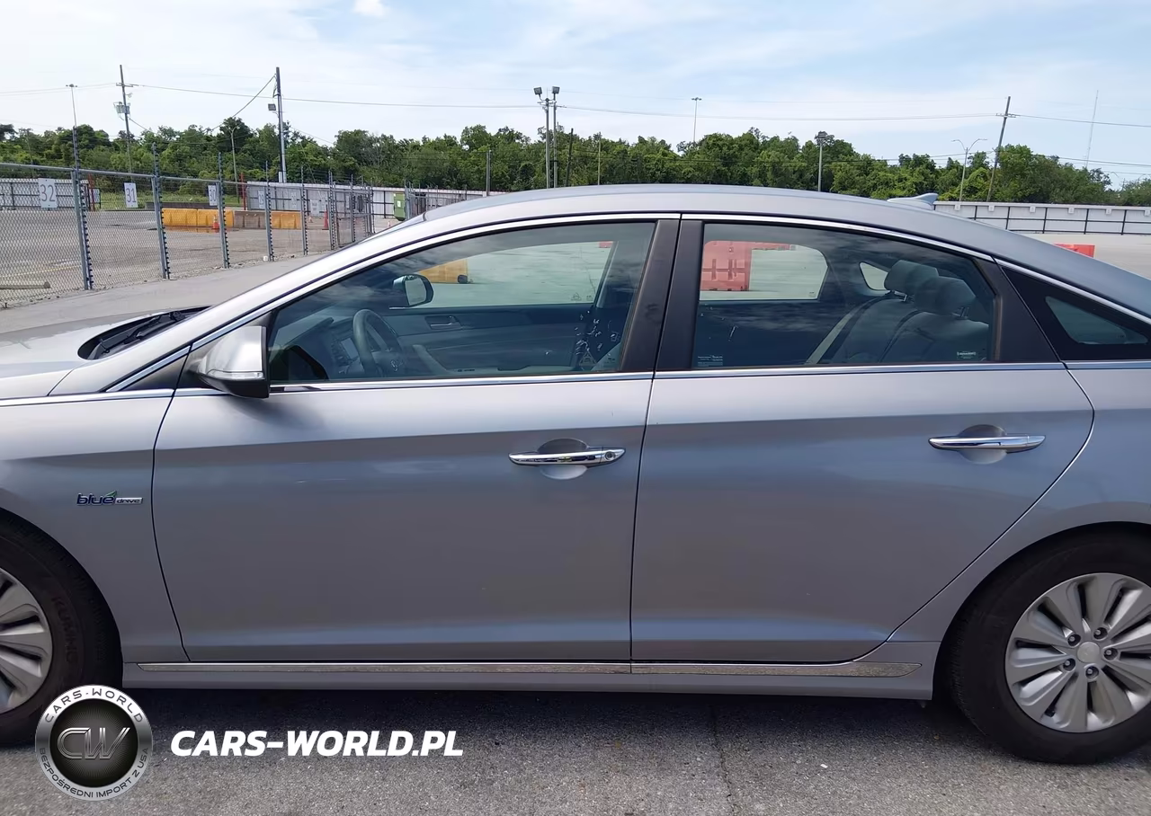 2016 Hyundai Sonata Hybrid Se VIN:KMHE24L19GA039097 - 14