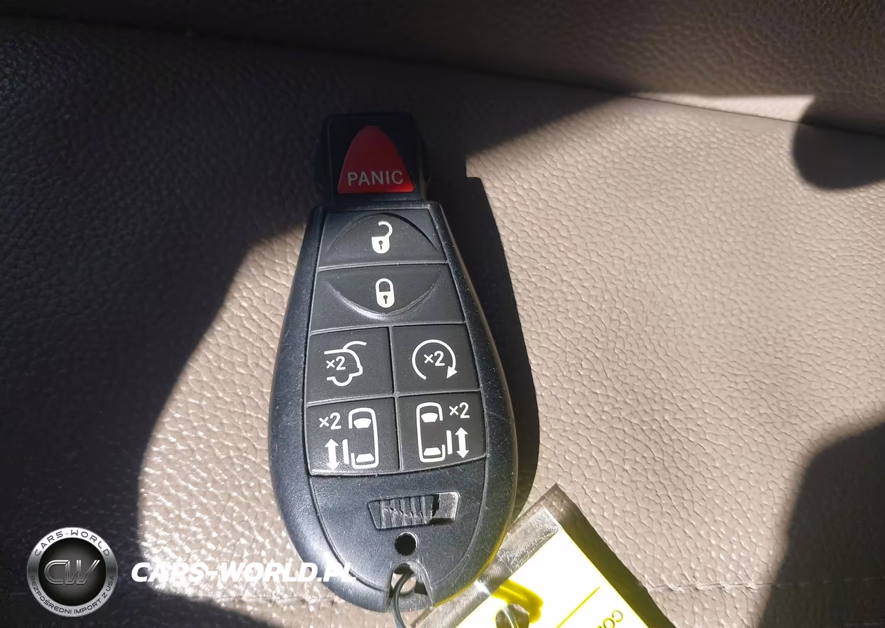 2014 Chrysler Town & Country Touring VIN:2C4RC1BG5ER195623 - 11