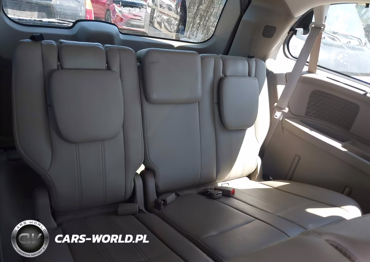 2014 Chrysler Town & Country Touring VIN:2C4RC1BG5ER195623 - 14