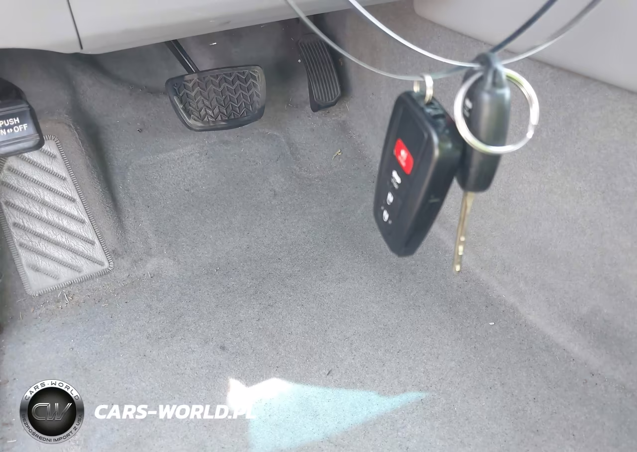 2016 Toyota Camry Le VIN:4T1BF1FK0GU129733 - 11