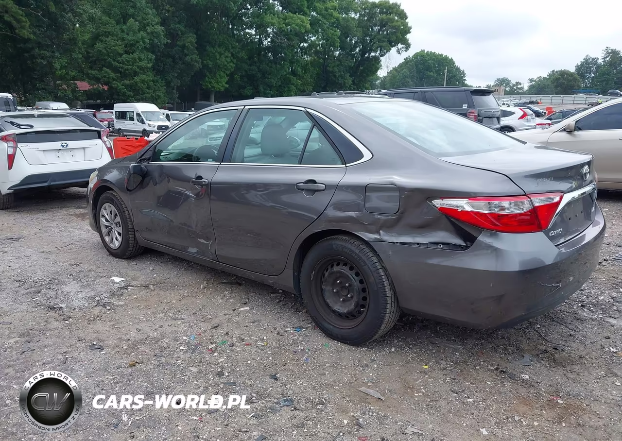 2016 Toyota Camry Le VIN:4T1BF1FK0GU129733 - 3