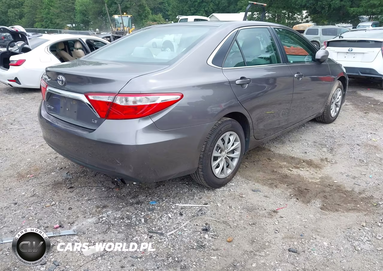 2016 Toyota Camry Le VIN:4T1BF1FK0GU129733 - 4