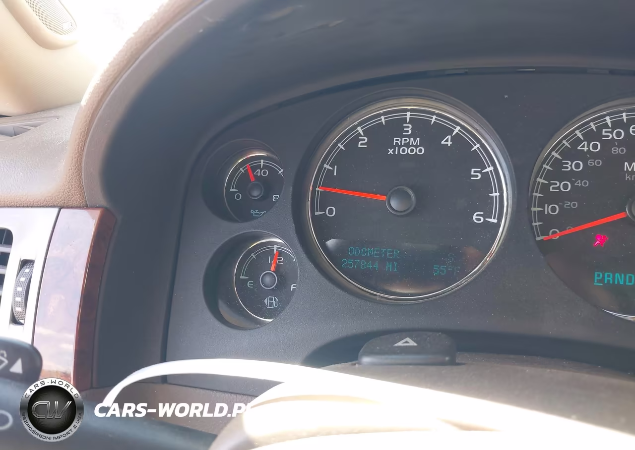 2010 Chevrolet Tahoe Ltz VIN:1GNUKCE03AR143776 - 15