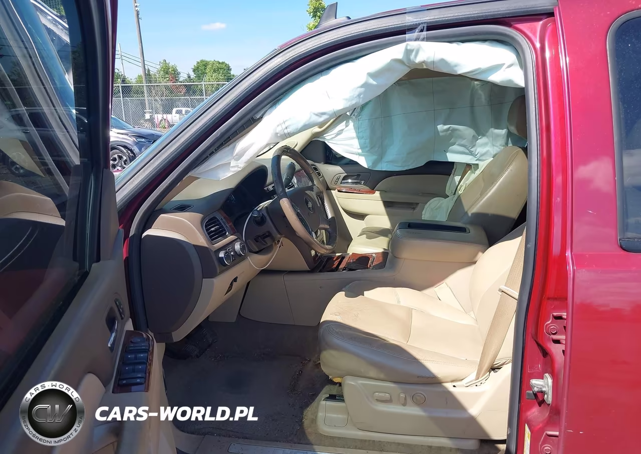 2010 Chevrolet Tahoe Ltz VIN:1GNUKCE03AR143776 - 5