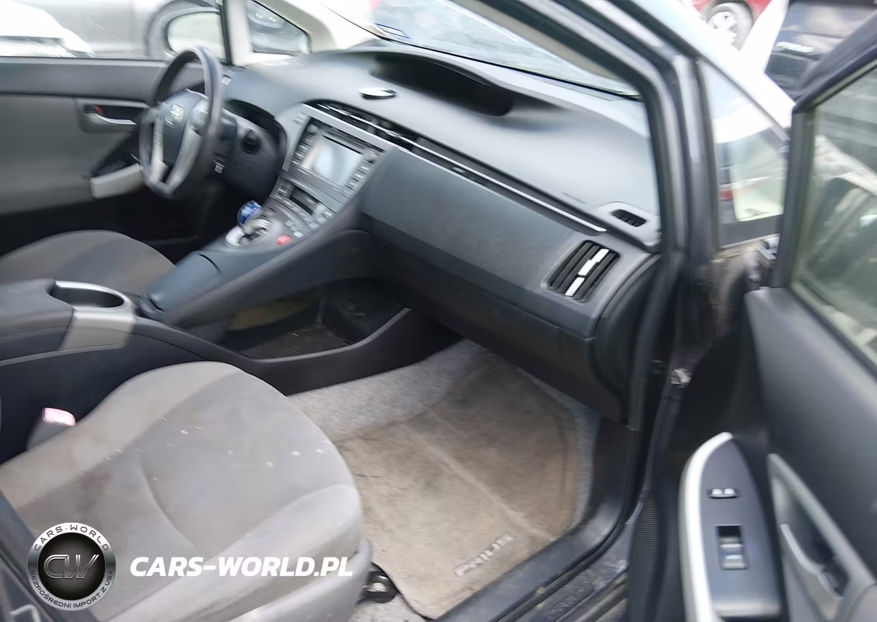 2013 Toyota Prius Three VIN:JTDKN3DU7D5553133 - 5