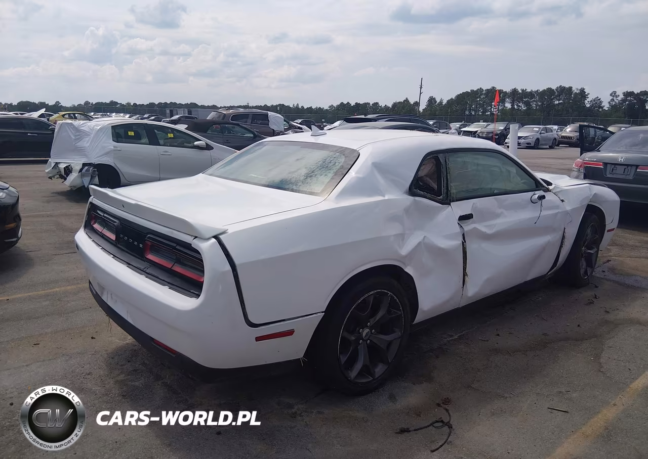 2018 Dodge Challenger Sxt Plus VIN:2C3CDZAG0JH258733 - 4