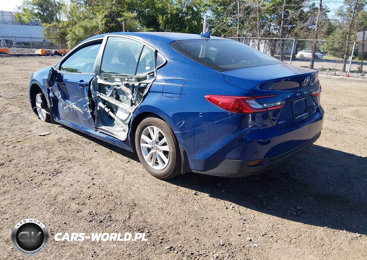 2025 Toyota Camry Le VIN:4T1DAACK5SU201563 - 3